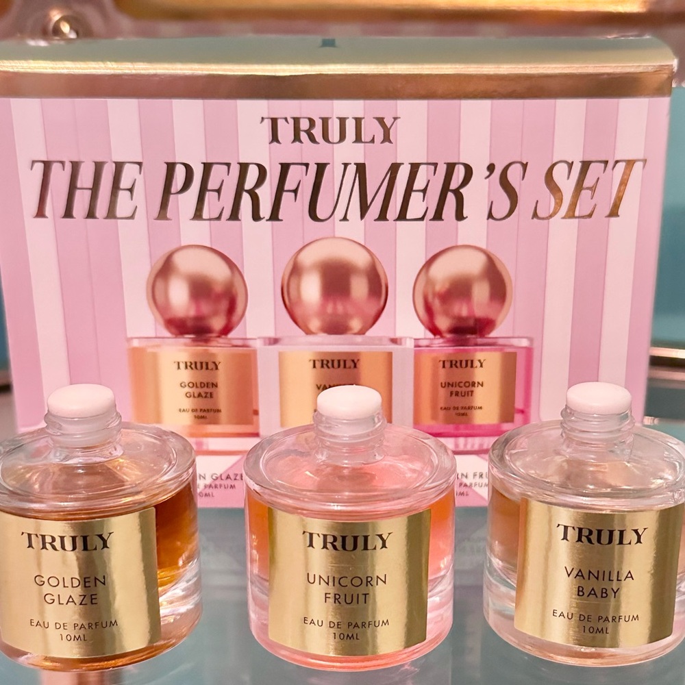 Truly The Perfumer’s Set Mini Fragrance Set - Picture 3 of 7
